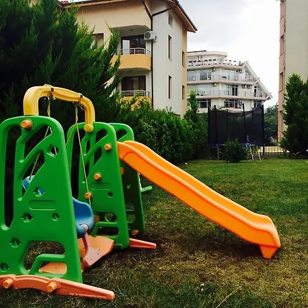 Amber Beach ساني بيتش