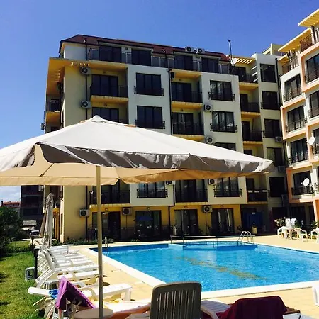 Amber Beach ساني بيتش